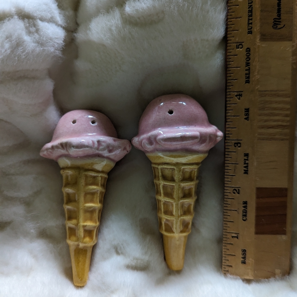 Final sale price. Vintage salt and pepper